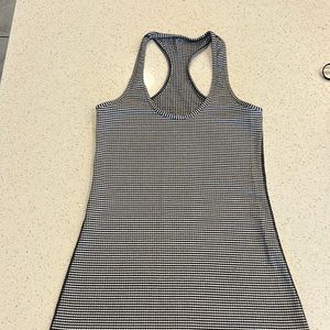 Lululemon tank top size 4